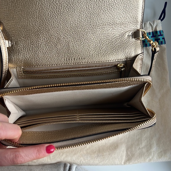 Tory Burch McGraw Metallic Flat Wallet Crossbody with Tory Burch Dust Bag - Picture 7 of 11